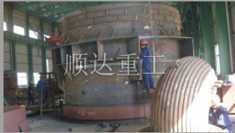        廢鋼料(liào)籃的制造 大件(jiàn)公司發運碼頭(tóu)     廢鋼料籃調試(shi) 大件公司發運(yun)碼頭        料籃成品(pin)待檢 廢鋼料籃(lan)在上海港待裝(zhuāng)船